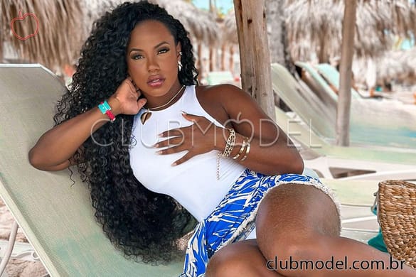 Imagem da acompanhante Yris Queiroz